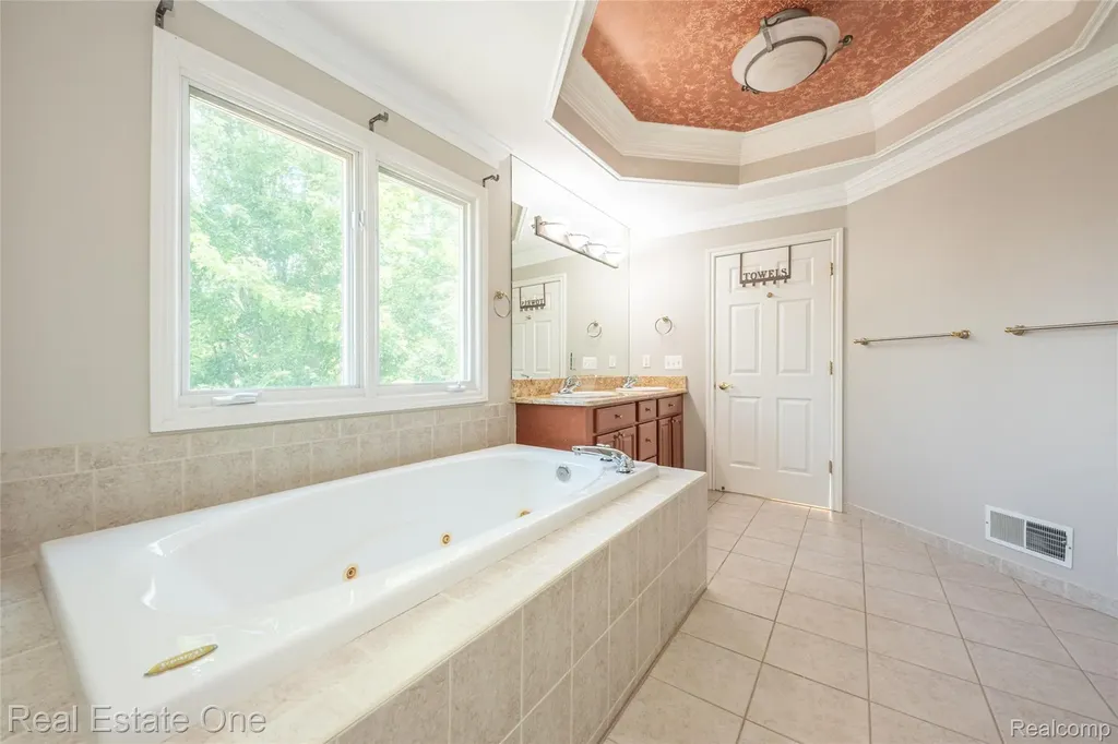 18218 Clairmont Circle E Northville Township MI 48168