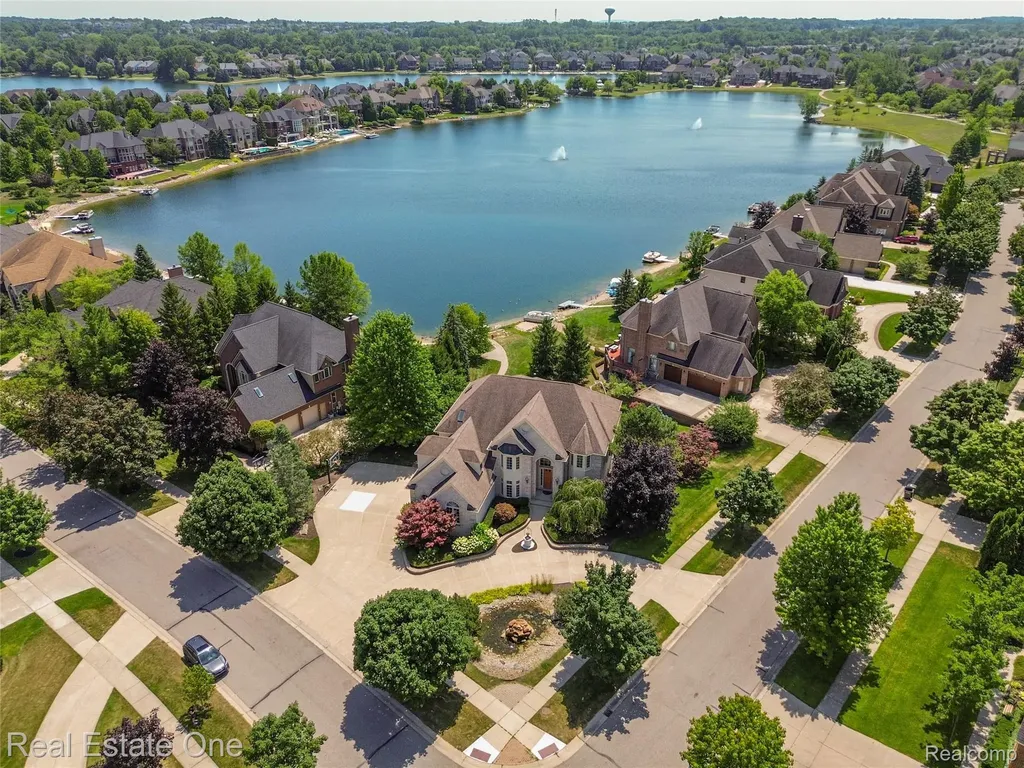 18218 Clairmont Circle E Northville Township MI 48168