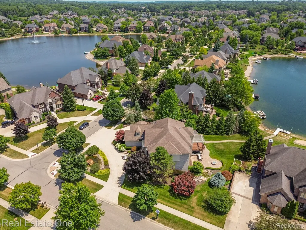 18218 Clairmont Circle E Northville Township MI 48168