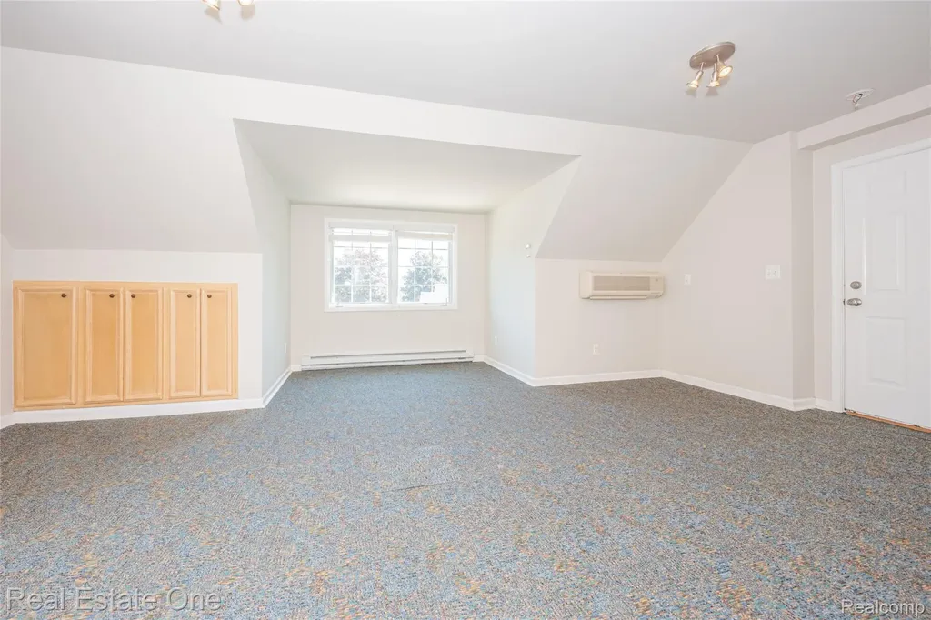 18218 Clairmont Circle E Northville Township MI 48168