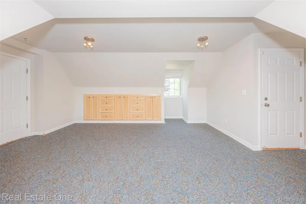 18218 Clairmont Circle E Northville Township MI 48168