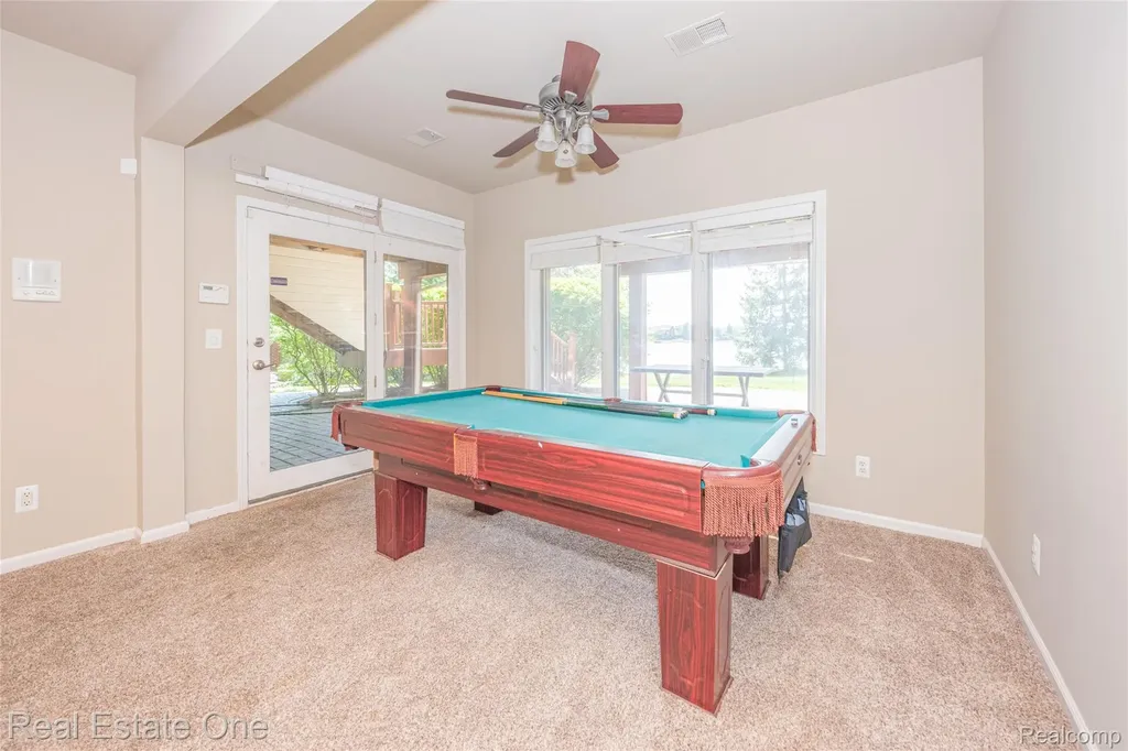 18218 Clairmont Circle E Northville Township MI 48168