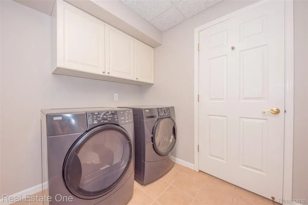 18218 Clairmont Circle E Northville Township MI 48168