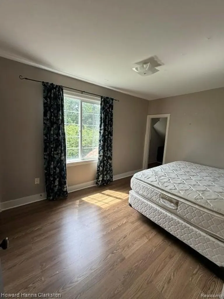 2001 Cartier Street Flint City MI 48504