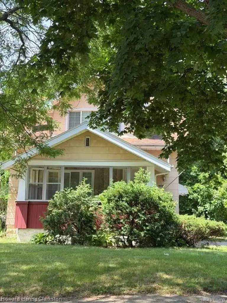 2001 Cartier Street Flint City MI 48504