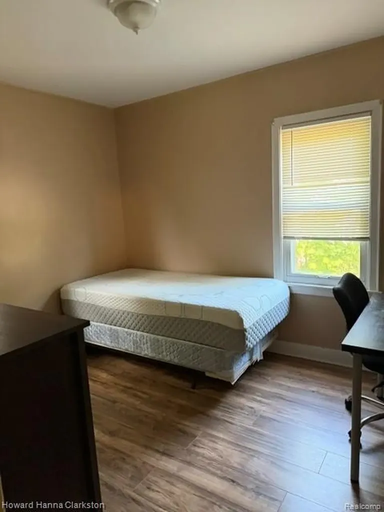 2001 Cartier Street Flint City MI 48504