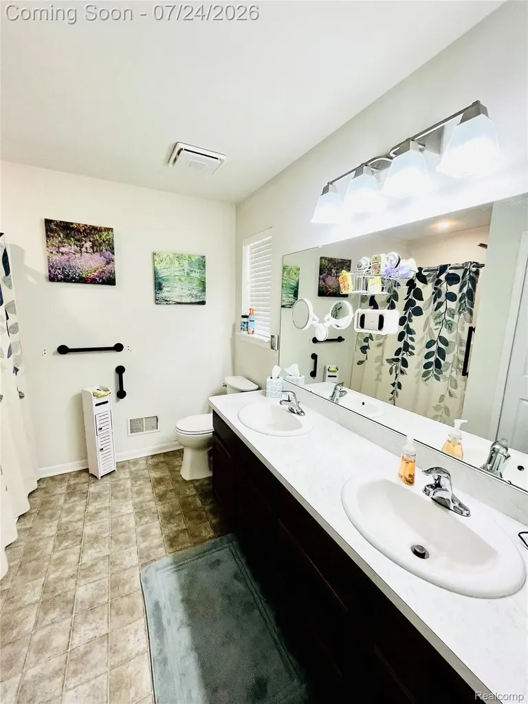 9045 Birch Pointe Drive Berlin Charter Township MI 48166