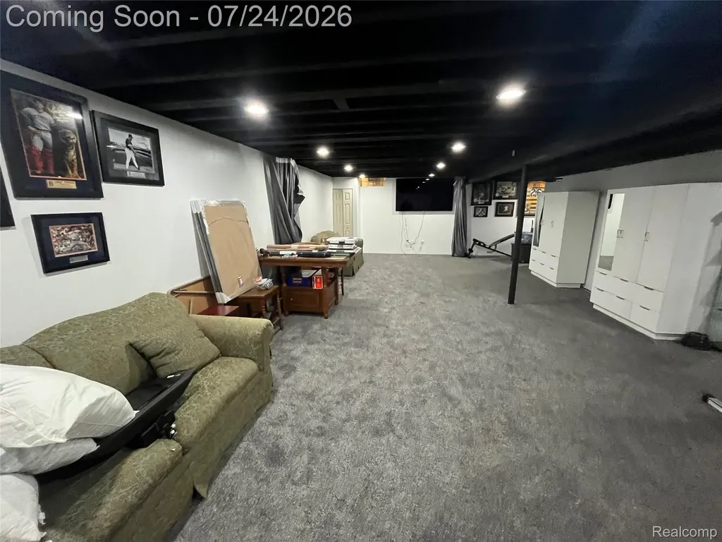 9045 Birch Pointe Drive Berlin Charter Township MI 48166