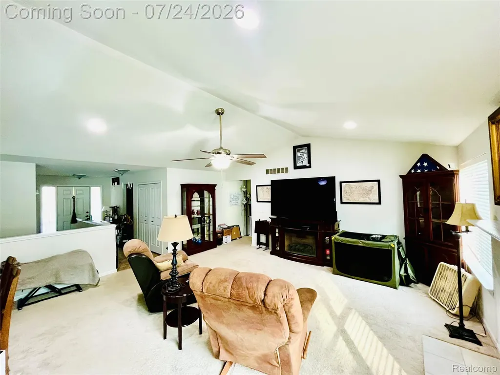9045 Birch Pointe Drive Berlin Charter Township MI 48166
