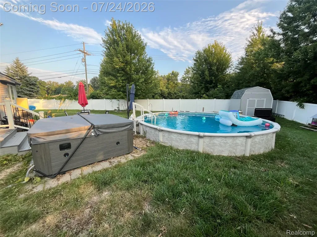 9045 Birch Pointe Drive Berlin Charter Township MI 48166