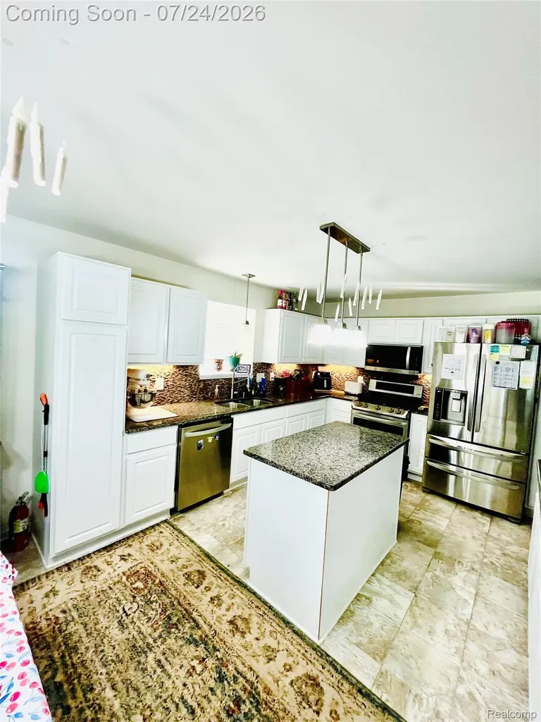 9045 Birch Pointe Drive Berlin Charter Township MI 48166