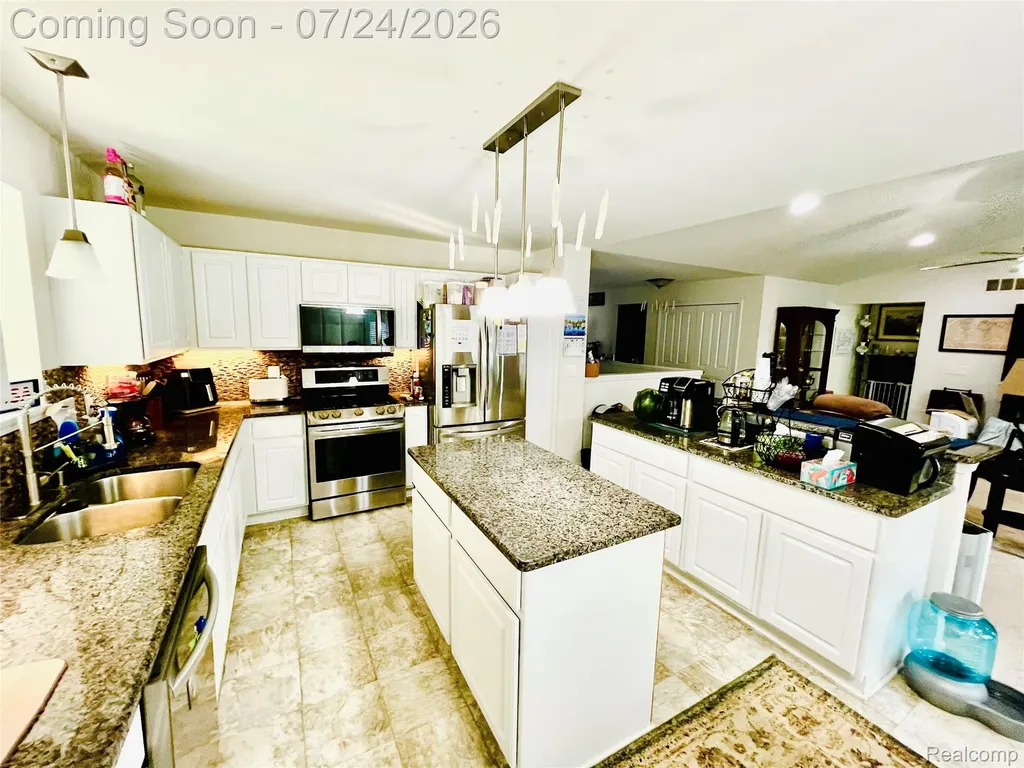 9045 Birch Pointe Drive Berlin Charter Township MI 48166