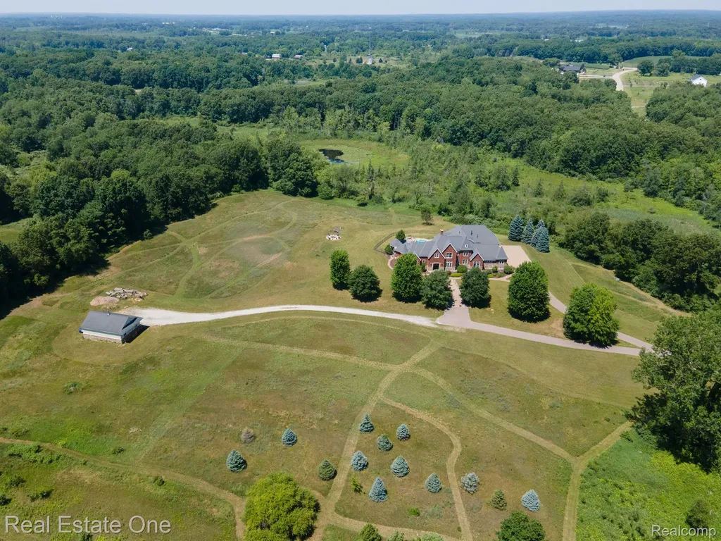740 Greystone Drive Lyndon Township MI 48118