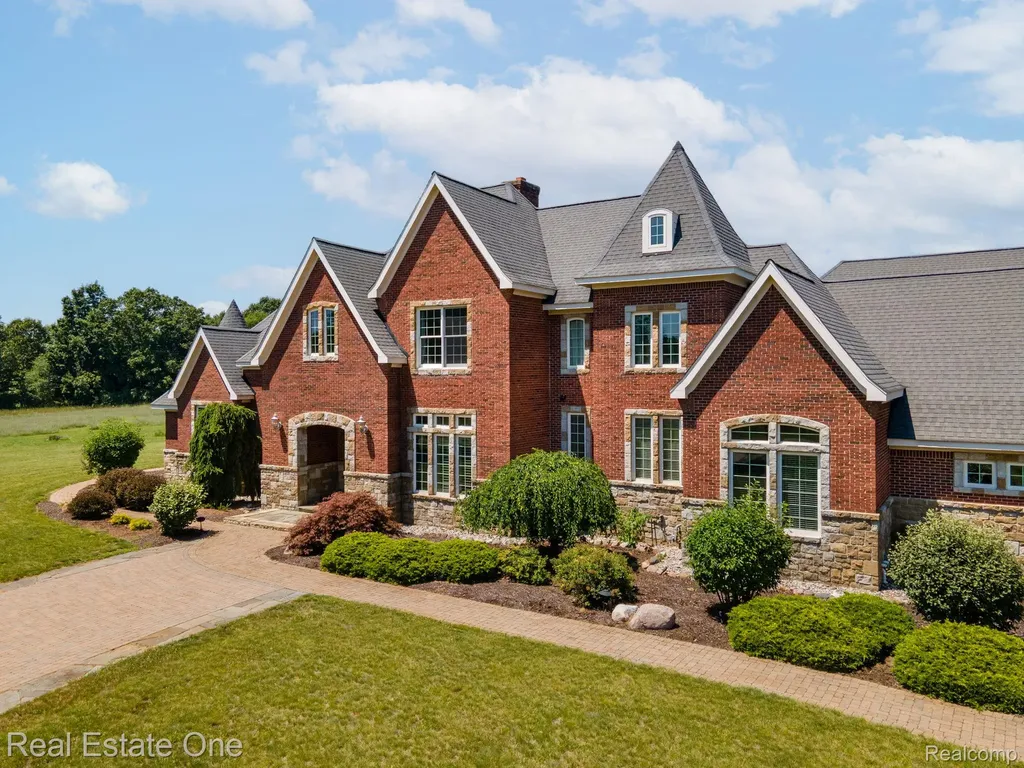 740 Greystone Drive Lyndon Township MI 48118