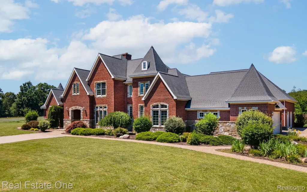740 Greystone Drive Lyndon Township MI 48118