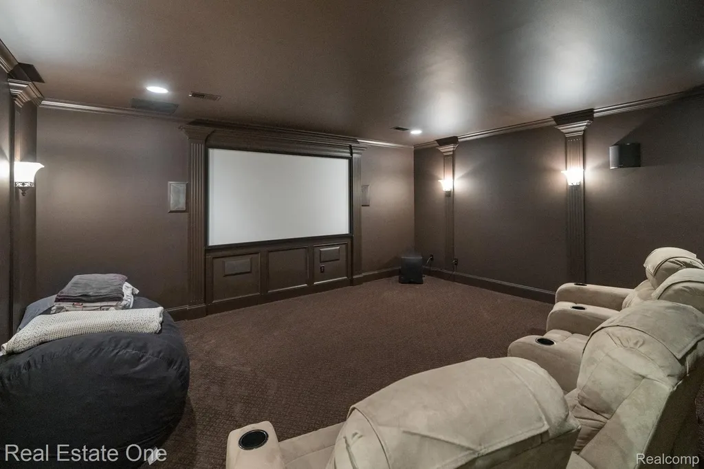 740 Greystone Drive Lyndon Township MI 48118