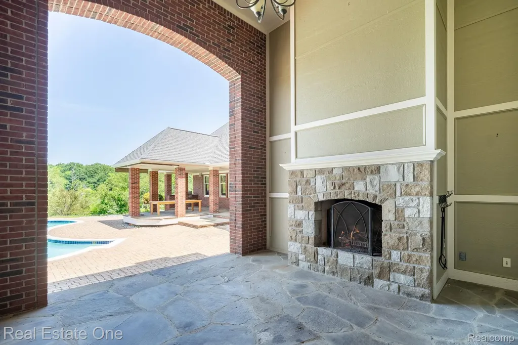 740 Greystone Drive Lyndon Township MI 48118