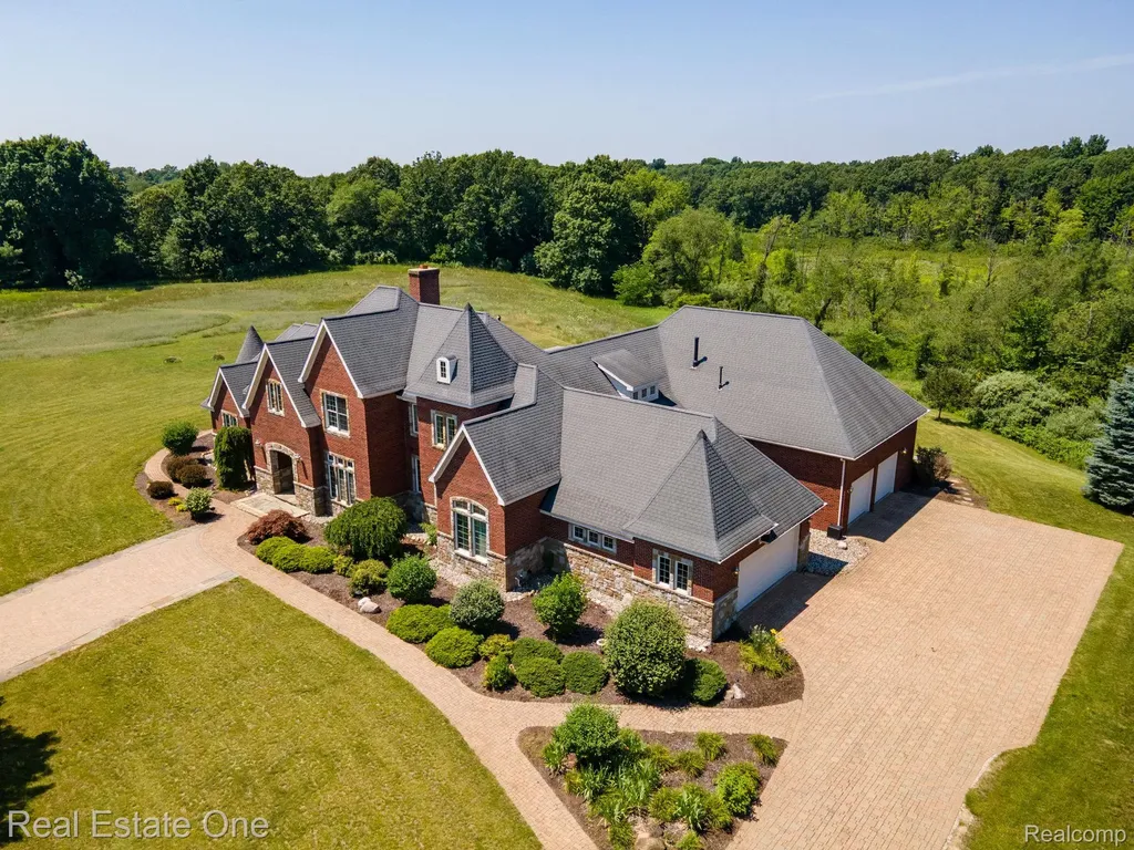 740 Greystone Drive Lyndon Township MI 48118