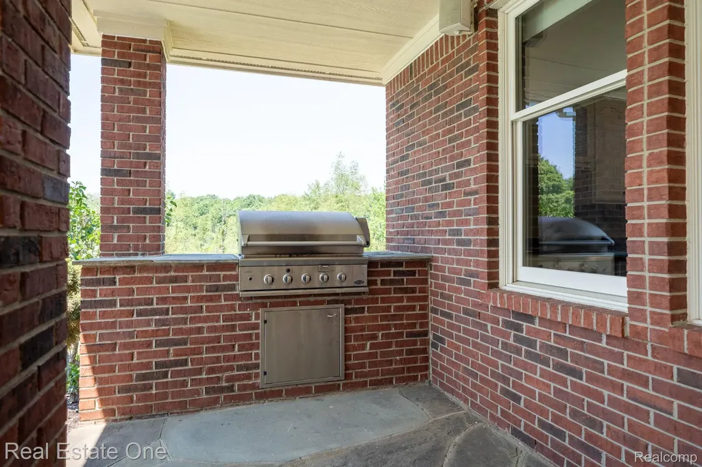 740 Greystone Drive Lyndon Township MI 48118