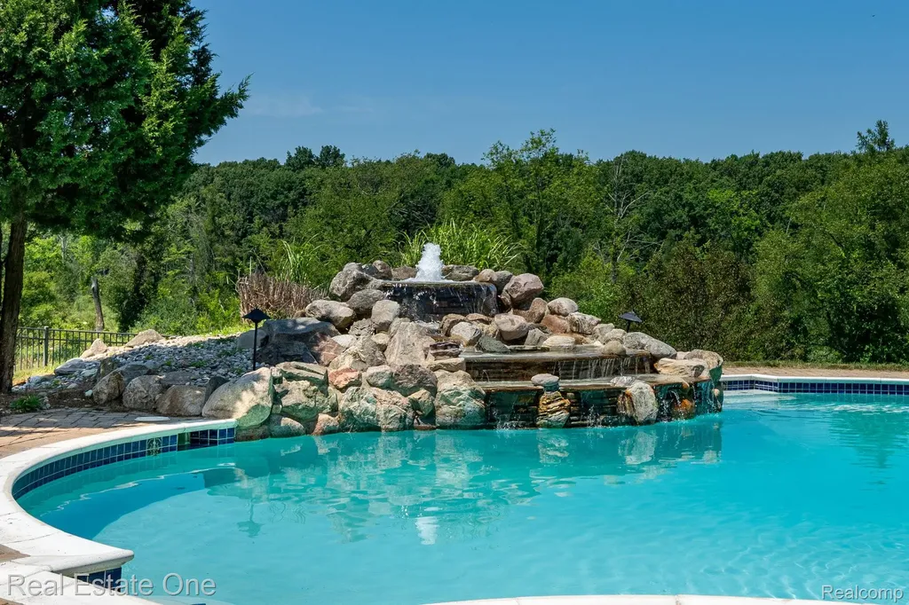 740 Greystone Drive Lyndon Township MI 48118
