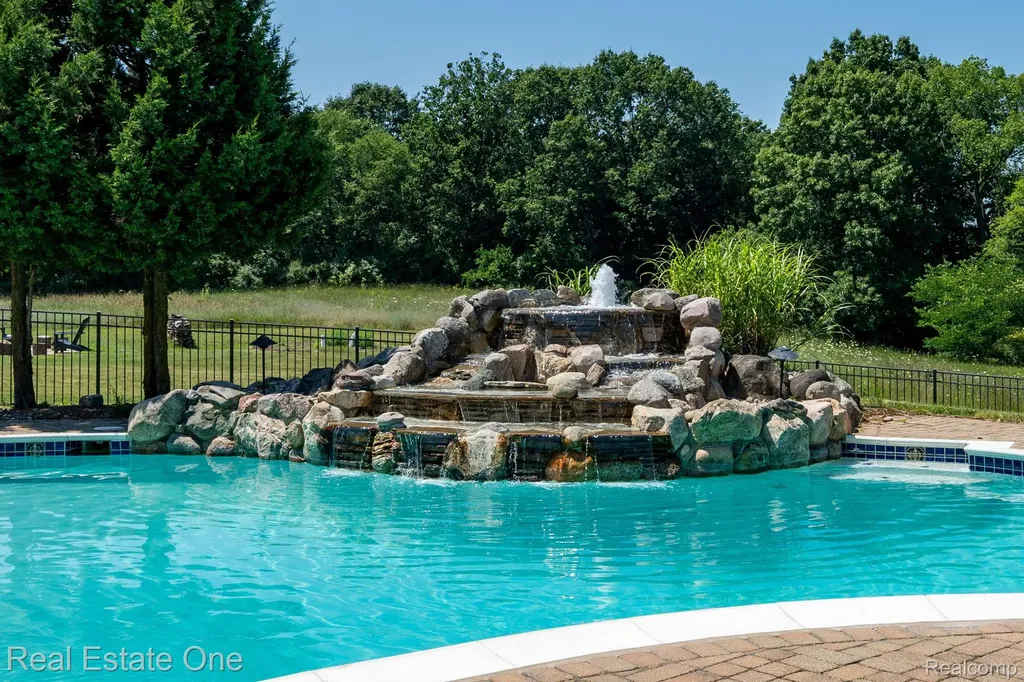 740 Greystone Drive Lyndon Township MI 48118
