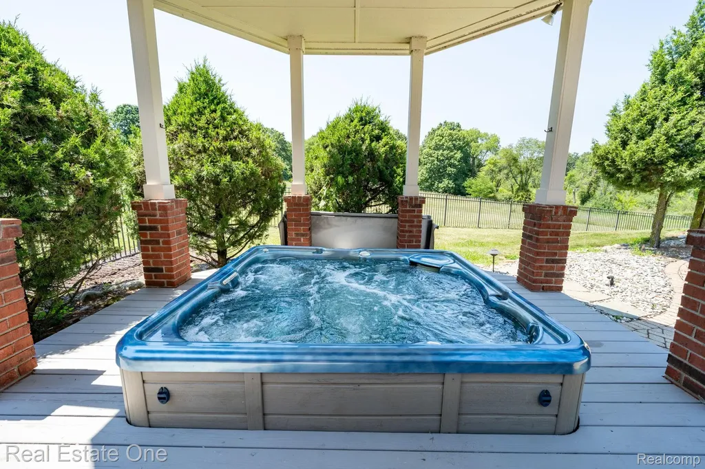 740 Greystone Drive Lyndon Township MI 48118