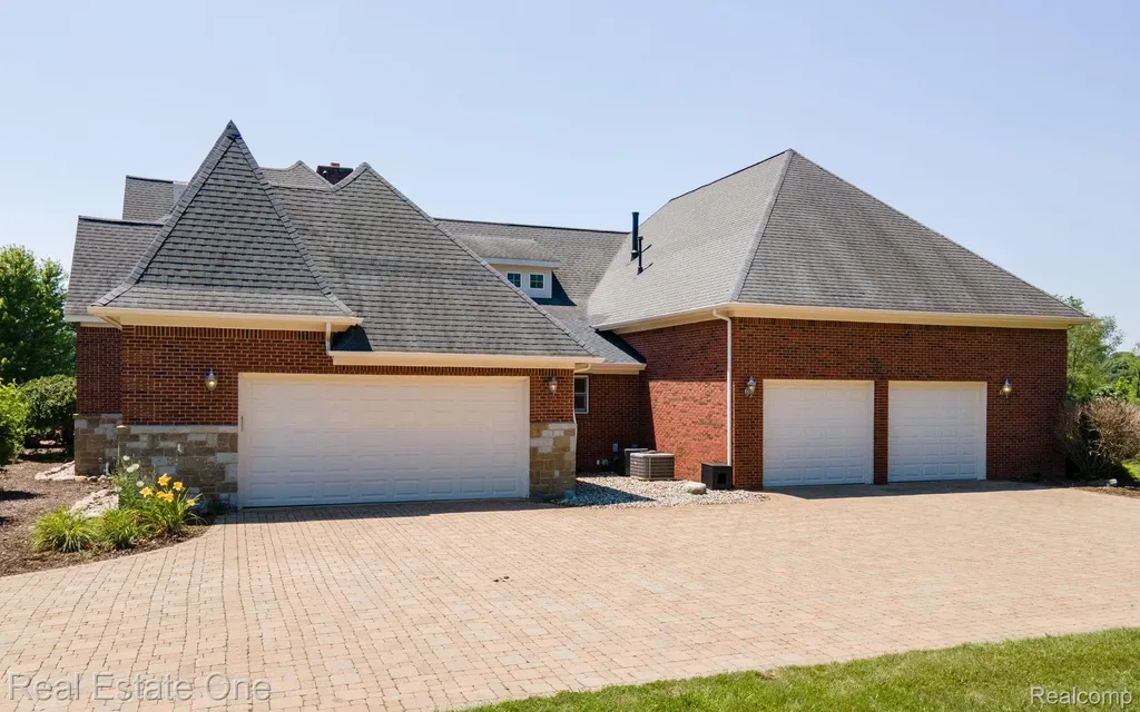 740 Greystone Drive Lyndon Township MI 48118