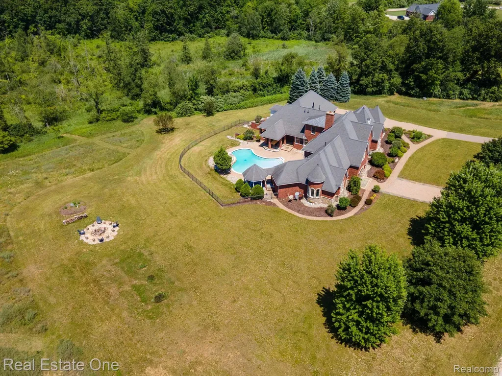 740 Greystone Drive Lyndon Township MI 48118