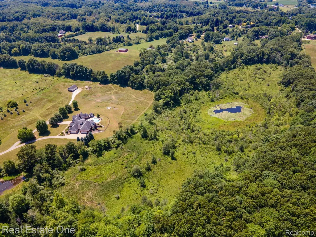 740 Greystone Drive Lyndon Township MI 48118