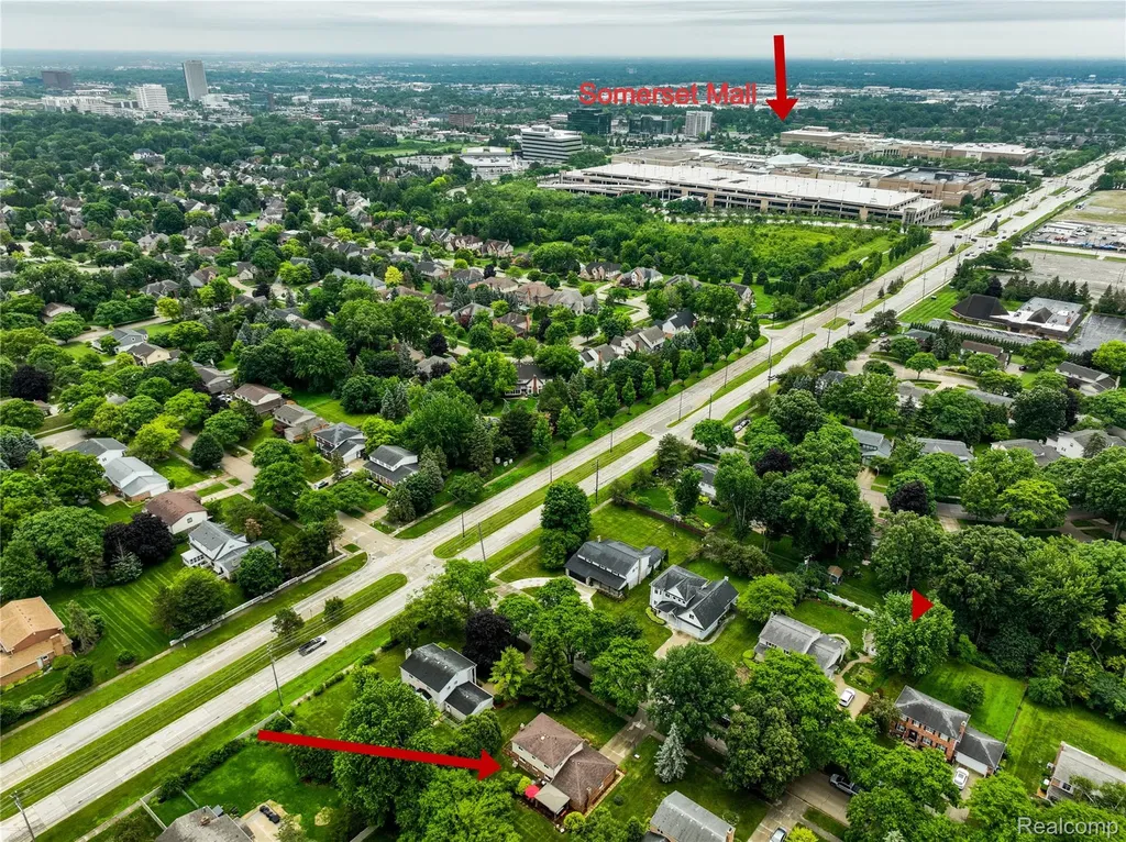 2032 Kristin Drive Troy City MI 48084