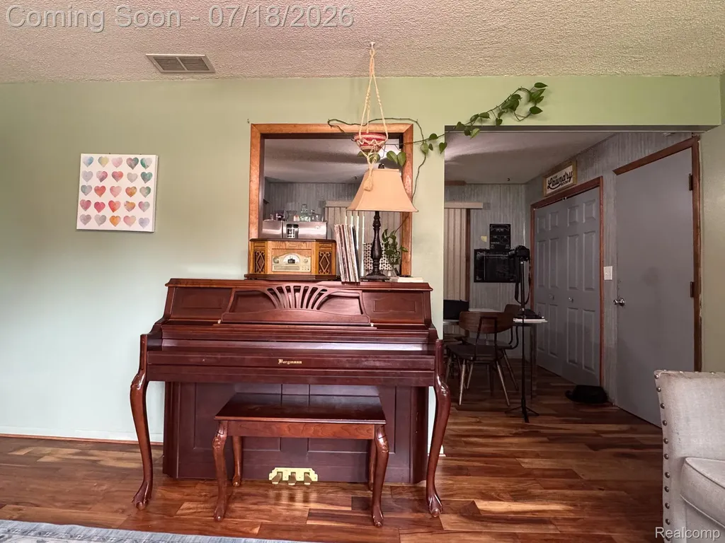 46030 Huling Street Shelby Charter Township MI 48317