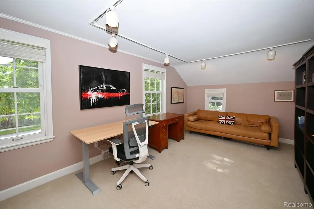 465 Kimberly Street Birmingham City MI 48009