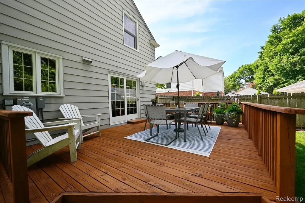 465 Kimberly Street Birmingham City MI 48009
