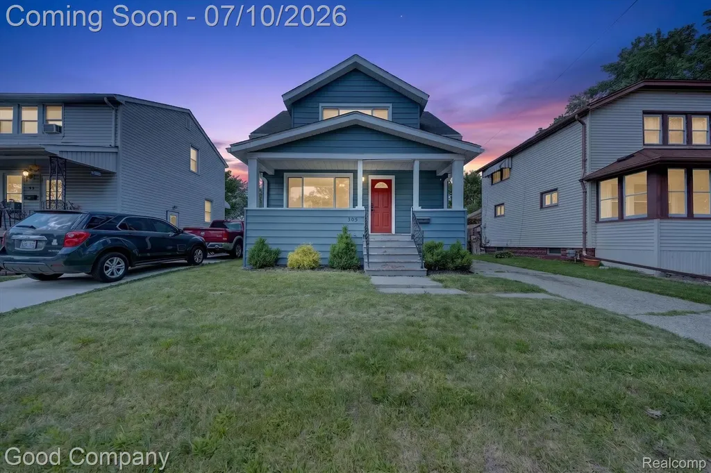 305 E Jarvis Avenue Hazel Park City MI 48030