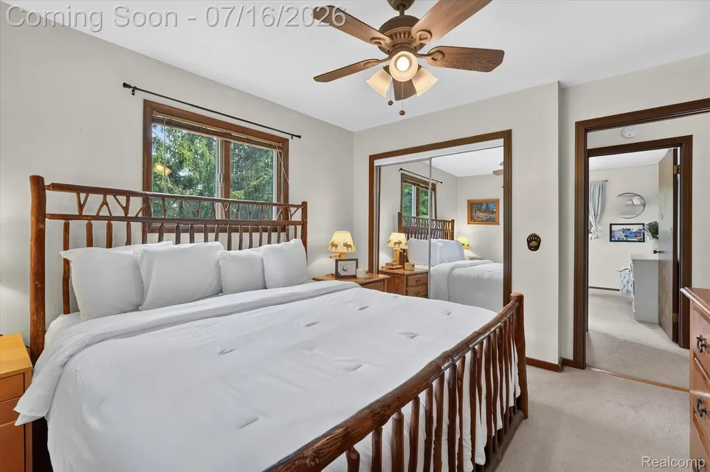11210 Linden Road Fenton Charter Township MI 48451