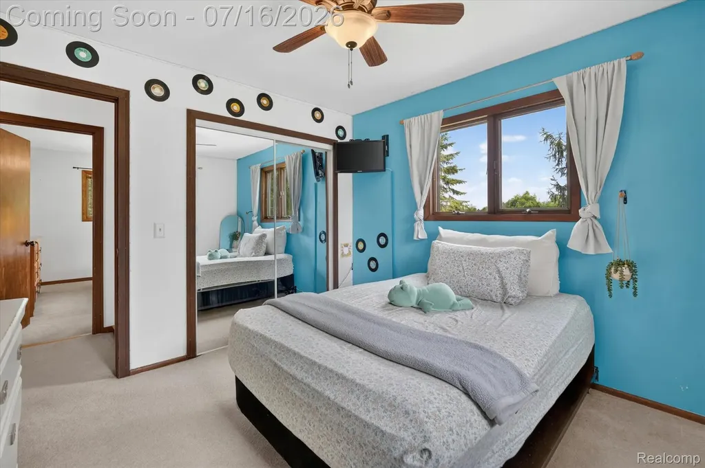 11210 Linden Road Fenton Charter Township MI 48451