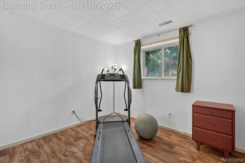 11210 Linden Road Fenton Charter Township MI 48451