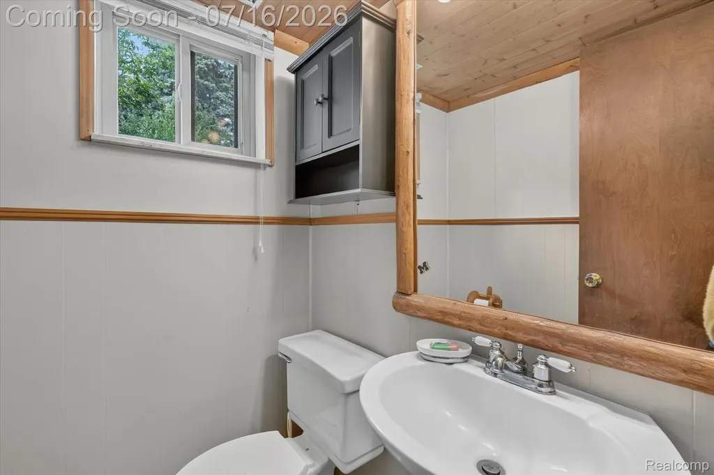 11210 Linden Road Fenton Charter Township MI 48451