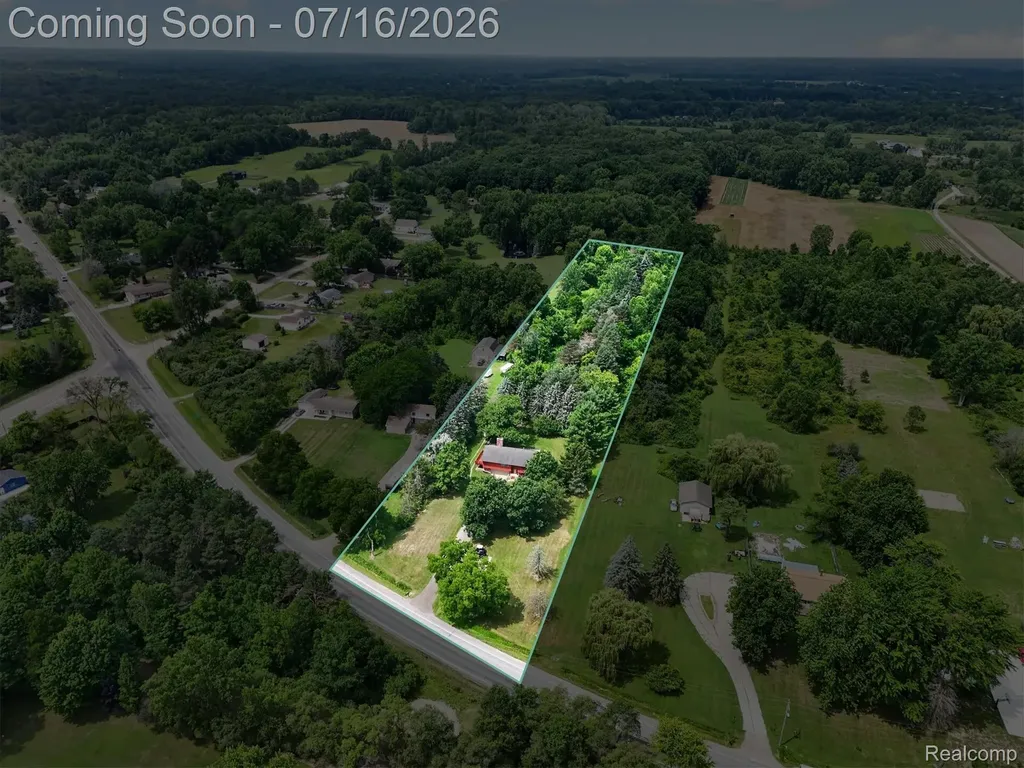 11210 Linden Road Fenton Charter Township MI 48451