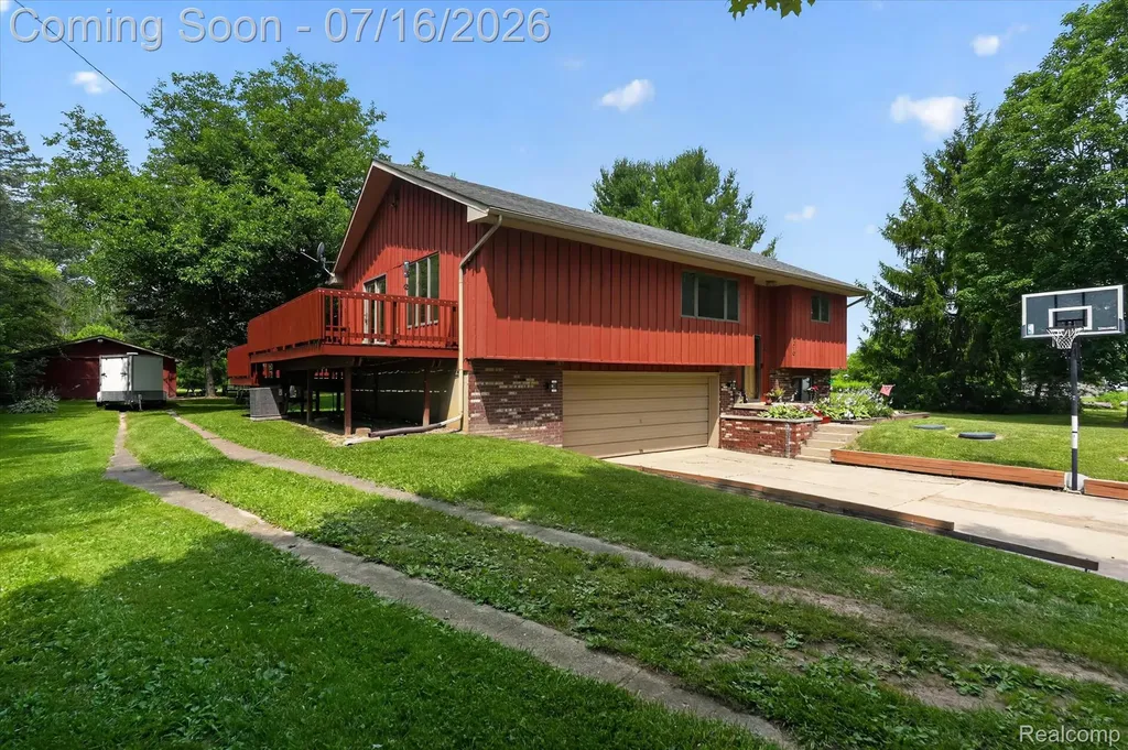 11210 Linden Road Fenton Charter Township MI 48451