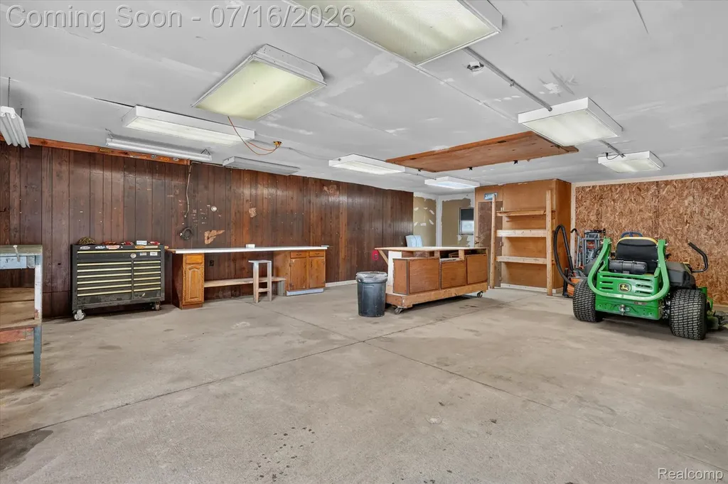 11210 Linden Road Fenton Charter Township MI 48451