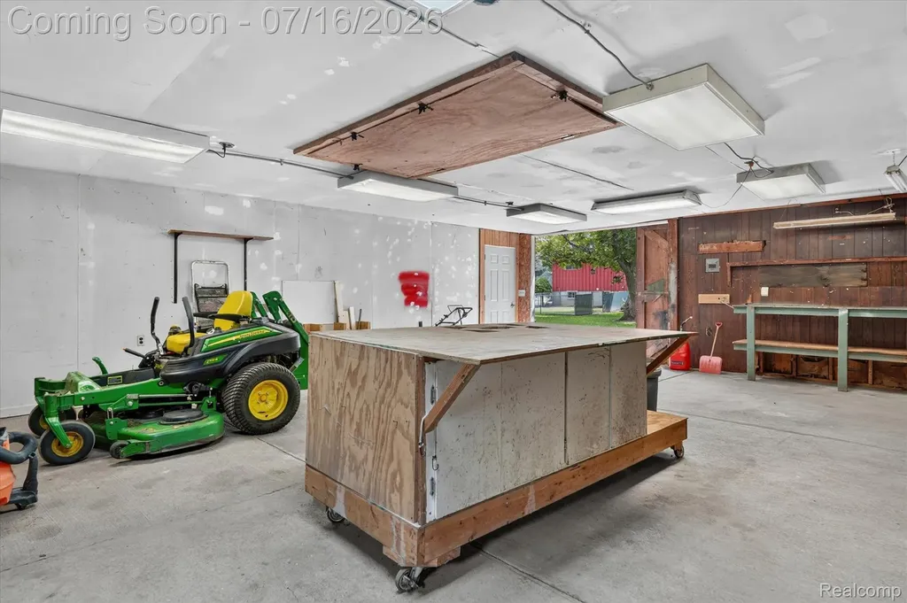 11210 Linden Road Fenton Charter Township MI 48451