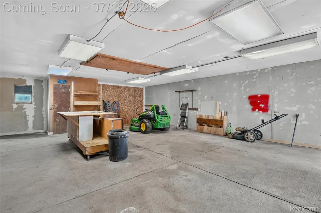 11210 Linden Road Fenton Charter Township MI 48451
