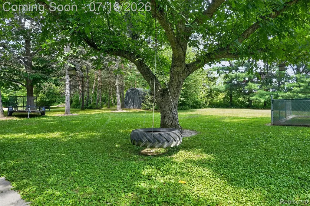 11210 Linden Road Fenton Charter Township MI 48451