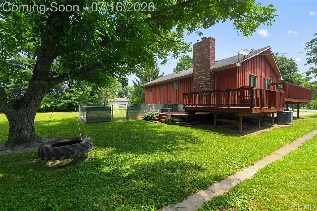 11210 Linden Road Fenton Charter Township MI 48451