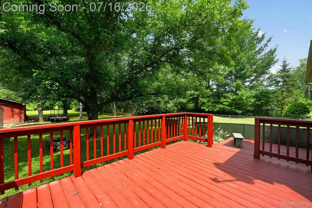 11210 Linden Road Fenton Charter Township MI 48451