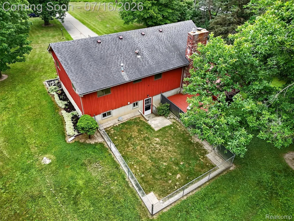 11210 Linden Road Fenton Charter Township MI 48451