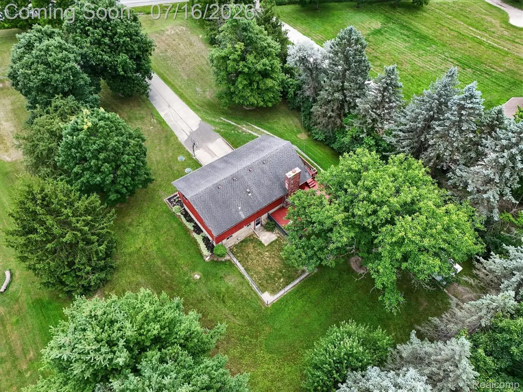 11210 Linden Road Fenton Charter Township MI 48451