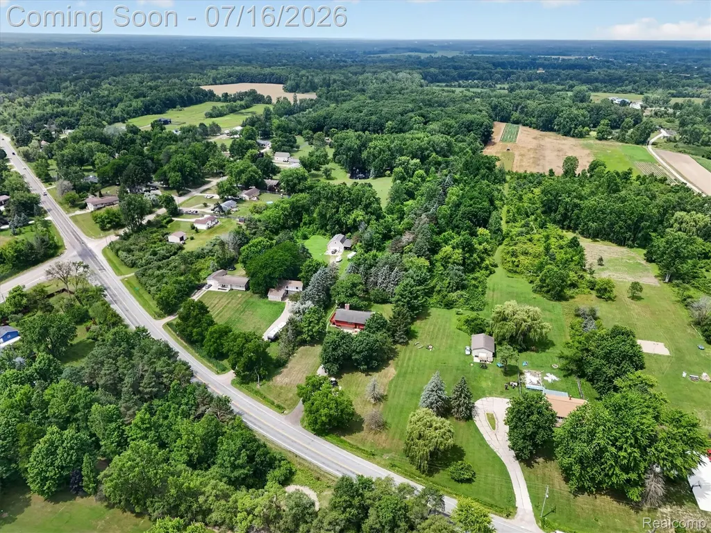 11210 Linden Road Fenton Charter Township MI 48451