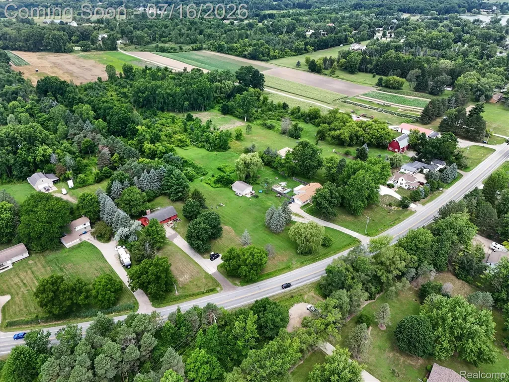 11210 Linden Road Fenton Charter Township MI 48451